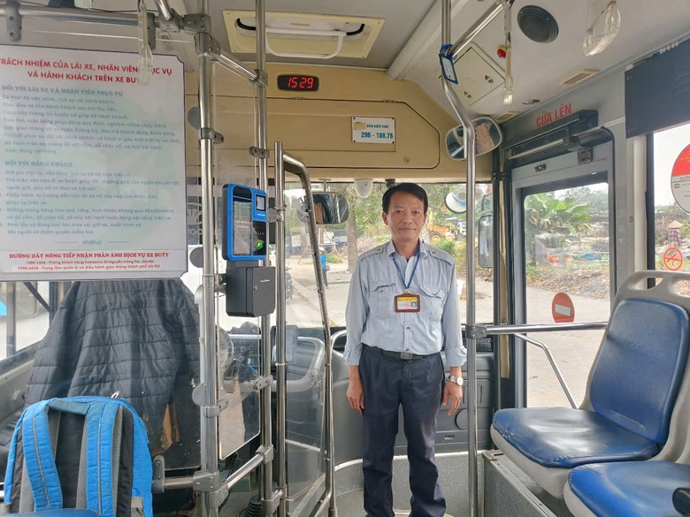 Khách "đãng trí" quên hơn 20 triệu đồng trên xe buýt- Ảnh 2. Khách "đãng trí" quên hơn 20 triệu đồng trên xe buýt- Ảnh 2.