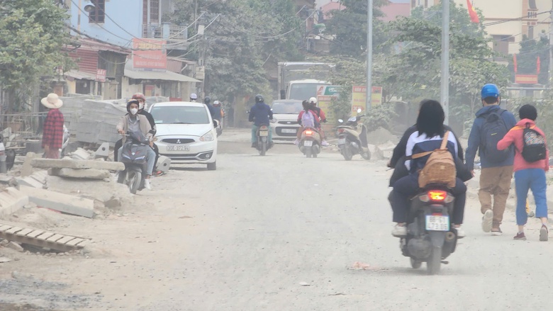 Dân khổ vì dự án nghìn tỷ thi công kiểu đối phó giữa Thủ đô- Ảnh 7. Dân khổ vì dự án nghìn tỷ thi công kiểu đối phó giữa Thủ đô- Ảnh 7.