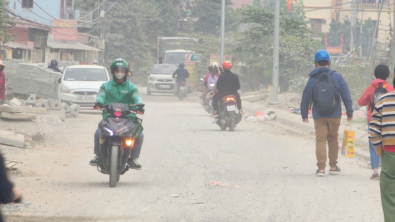 Dân khổ vì dự án nghìn tỷ thi công kiểu đối phó giữa Thủ đô- Ảnh 8. Dân khổ vì dự án nghìn tỷ thi công kiểu đối phó giữa Thủ đô- Ảnh 8.