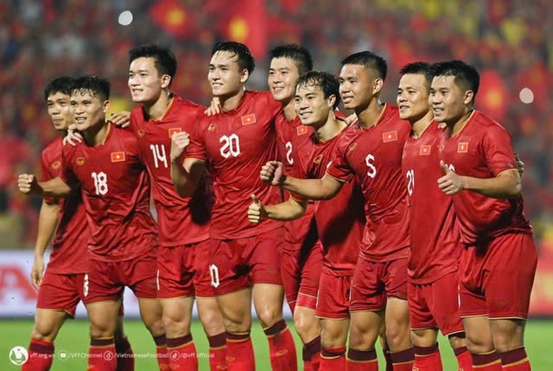 Quan chức b&oacute;ng đ&aacute; Th&aacute;i Lan cảnh b&aacute;o đội nh&agrave; về sức mạnh tuyển Việt Nam tại AFF Cup- Ảnh 1.