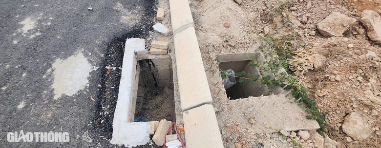 Nguy hiểm r&igrave;nh rập ở ng&atilde; tư giao cắt với đường li&ecirc;n v&ugrave;ng tại Th&aacute;i Nguy&ecirc;n- Ảnh 8.