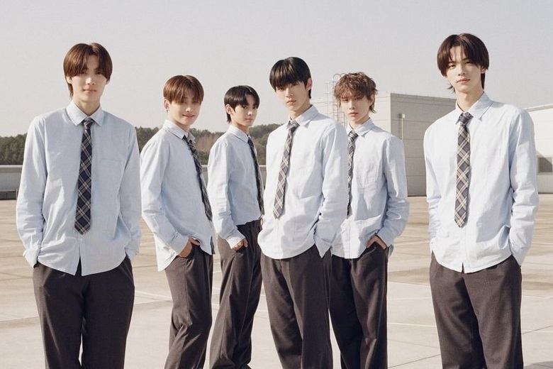 Một năm đầy s&oacute;ng gi&oacute; của HYBE: Đấu tố nội bộ, c&aacute;o buộc b&oacute;c lột cho tới mua giải- Ảnh 2.