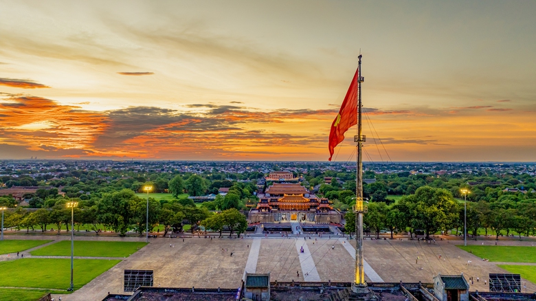 Huế ph&aacute;t triển kinh tế xanh, kinh tế số tr&ecirc;n nền tảng di sản- Ảnh 2.