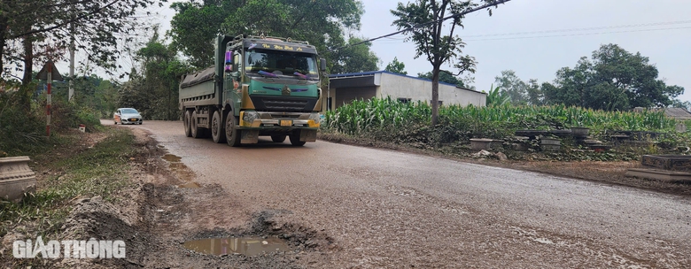 Người d&acirc;n khốn khổ lưu th&ocirc;ng tr&ecirc;n đường tỉnh 261 ở Th&aacute;i Nguy&ecirc;n- Ảnh 5.