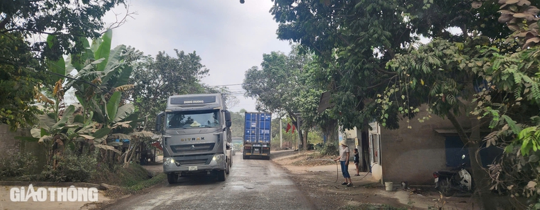 Người d&acirc;n khốn khổ lưu th&ocirc;ng tr&ecirc;n đường tỉnh 261 ở Th&aacute;i Nguy&ecirc;n- Ảnh 11.
