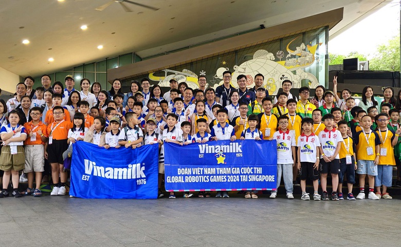Các đại diện Việt Nam tham gia đấu trường quốc tế World Robot Olympiad 2024 tại Thổ Nhĩ Kỳ, với sự đồng hành của Vinamilk - Ảnh: VTA Các đại diện Việt Nam tham gia đấu trường quốc tế World Robot Olympiad 2024 tại Thổ Nhĩ Kỳ, với sự đồng hành của Vinamilk - Ảnh: VTA