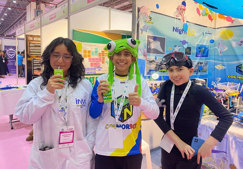 Những hộp sữa Vinamilk cùng câu chuyện đầy tự hào của thương hiệu Quốc gia Việt Nam chinh phục thế giới cũng được các bạn nhỏ chia sẻ với bạn bè quốc tế Những hộp sữa Vinamilk cùng câu chuyện đầy tự hào của thương hiệu Quốc gia Việt Nam chinh phục thế giới cũng được các bạn nhỏ chia sẻ với bạn bè quốc tế