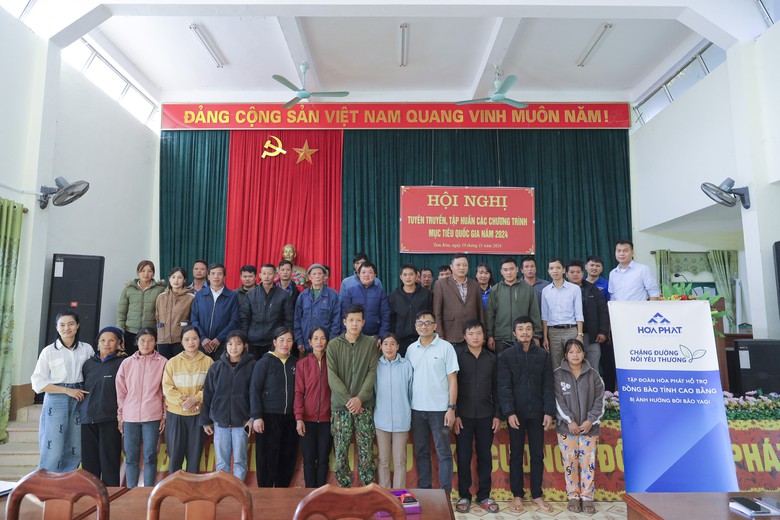 Tập đoàn Hòa Phát trao gần 1.200 suất quà tới đồng bào tỉnh Cao Bằng- Ảnh 4. Tập đoàn Hòa Phát trao gần 1.200 suất quà tới đồng bào tỉnh Cao Bằng- Ảnh 4.