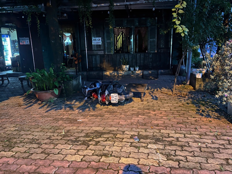 Va vào đảo bê tông, người đàn ông đi xe máy tử vong- Ảnh 2. Va vào đảo bê tông, người đàn ông đi xe máy tử vong- Ảnh 2.