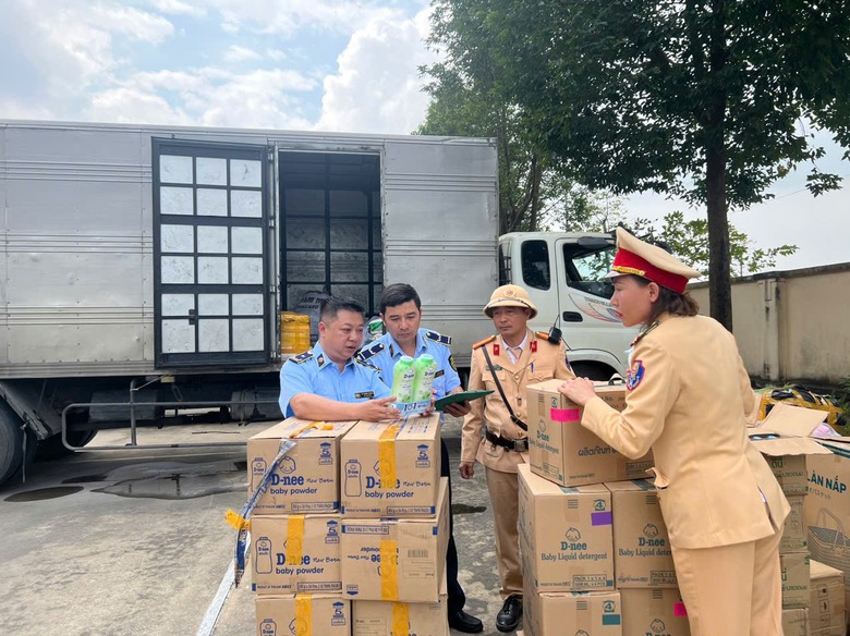 Siêu lợi nhuận nên hàng giả, vi phạm SHTT tăng cao, lực lượng QLTT cần liên ngành phối hợp- Ảnh 2. Siêu lợi nhuận nên hàng giả, vi phạm SHTT tăng cao, lực lượng QLTT cần liên ngành phối hợp- Ảnh 2.