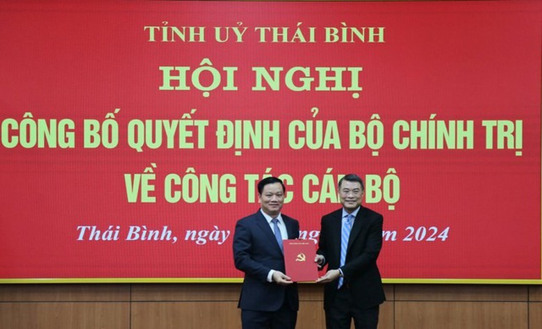 Bộ Ch&iacute;nh trị chuẩn y chức B&iacute; thư Tỉnh ủy Th&aacute;i B&igrave;nh với &ocirc;ng Nguyễn Khắc Thận- Ảnh 1.