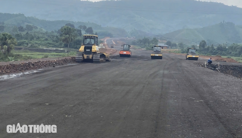 Cao tốc Tuy&ecirc;n Quang - H&agrave; Giang: Dầm mưa thi c&ocirc;ng, quyết t&acirc;m đưa dự &aacute;n về đ&iacute;ch đ&uacute;ng hẹn- Ảnh 3.