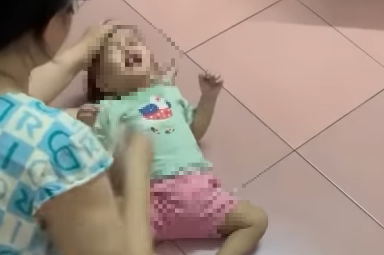 Tạm giữ h&igrave;nh sự bảo mẫu t&aacute;t, b&oacute;p mũi b&eacute; 2 tuổi ở Vũng T&agrave;u- Ảnh 1.