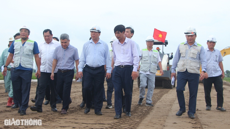 Bộ trưởng Trần Hồng Minh: Ho&agrave;n th&agrave;nh cao tốc Cần Thơ - C&agrave; Mau trong năm 2025- Ảnh 1.