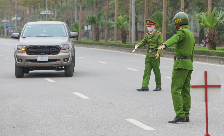 C&ocirc;ng an x&atilde; được xử l&yacute; vi phạm giao th&ocirc;ng ra sao từ ng&agrave;y 1/1/2025?- Ảnh 2.