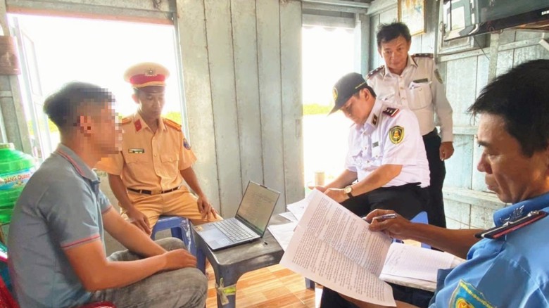 Đồng Th&aacute;p: Xử phạt nhiều trường hợp vi phạm giao th&ocirc;ng đường thủy nội địa- Ảnh 2.