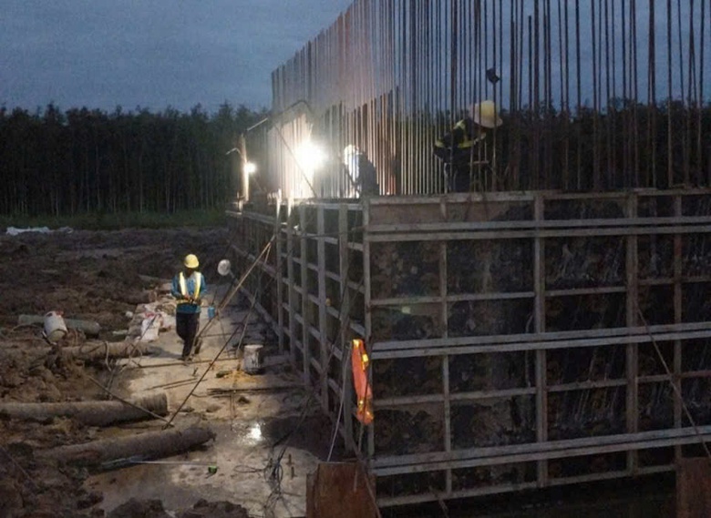 Lắp dầm cầu đầu tiên trên cao tốc hơn 9.600 tỷ qua Hậu Giang- Ảnh 7. Lắp dầm cầu đầu tiên trên cao tốc hơn 9.600 tỷ qua Hậu Giang- Ảnh 7.