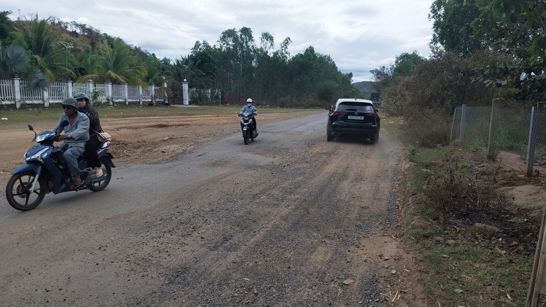 B&igrave;nh Thuận: Gấp r&uacute;t b&agrave;n giao mặt bằng thi c&ocirc;ng dự &aacute;n cải tạo, mở rộng QL28B- Ảnh 1.