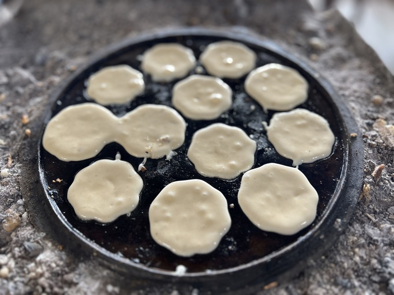 Làng bánh thuẫn truyền thống Quảng Ngãi tất bật ngày cận Tết- Ảnh 4. Làng bánh thuẫn truyền thống Quảng Ngãi tất bật ngày cận Tết- Ảnh 4.