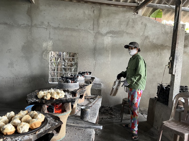 Làng bánh thuẫn truyền thống Quảng Ngãi tất bật ngày cận Tết- Ảnh 5. Làng bánh thuẫn truyền thống Quảng Ngãi tất bật ngày cận Tết- Ảnh 5.
