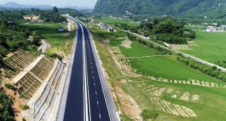 Thống nhất chủ trương đầu tư tuyến tr&aacute;nh thị trấn Vụ Bản tại Ho&agrave; B&igrave;nh- Ảnh 2.