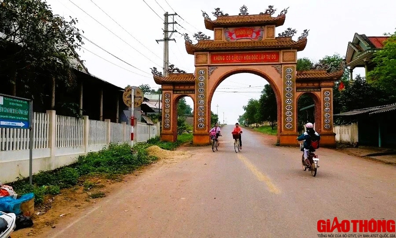V&igrave; sao c&aacute;n bộ địa ch&iacute;nh, hai nguy&ecirc;n l&atilde;nh đạo x&atilde; Vĩnh Chấp bị xem x&eacute;t kỷ luật?- Ảnh 1.