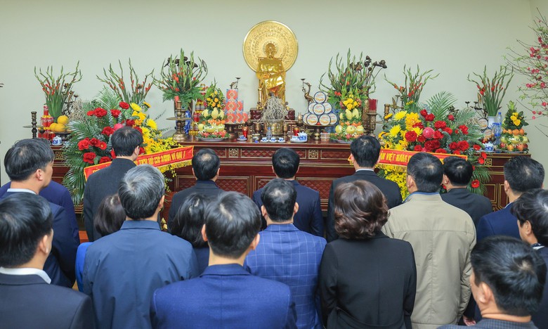 L&atilde;nh đạo Bộ GTVT d&acirc;ng hương Chủ tịch Hồ Ch&iacute; Minh nh&acirc;n ng&agrave;y th&agrave;nh lập Đảng- Ảnh 5.
