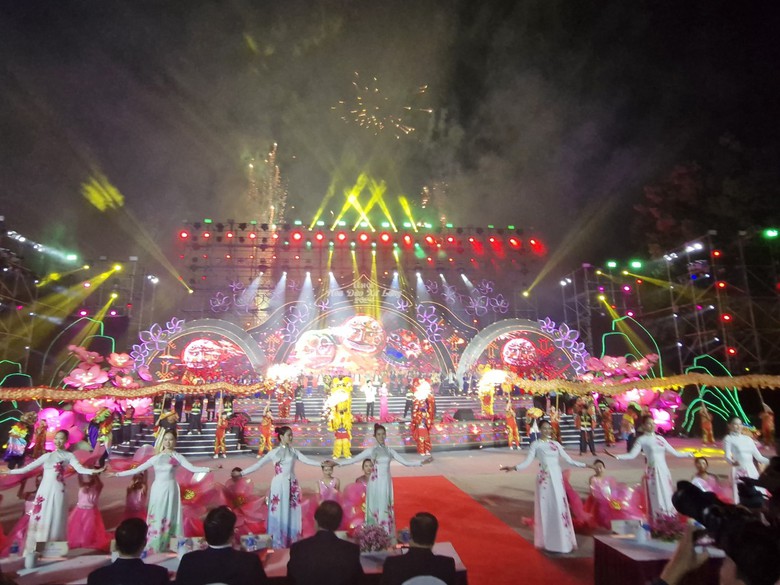 Rực rỡ Lễ hội hoa đ&agrave;o xứ Lạng- Ảnh 3.