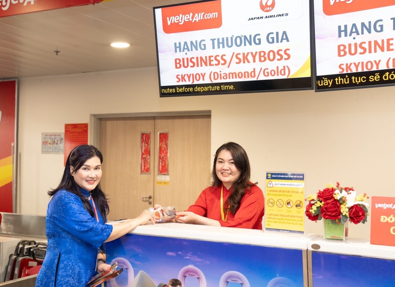 Xuất h&agrave;nh ng&agrave;y m&ugrave;ng 1 Tết Gi&aacute;p Th&igrave;n, Vietjet l&igrave; x&igrave; may mắn cho kh&aacute;ch h&agrave;ng- Ảnh 10.