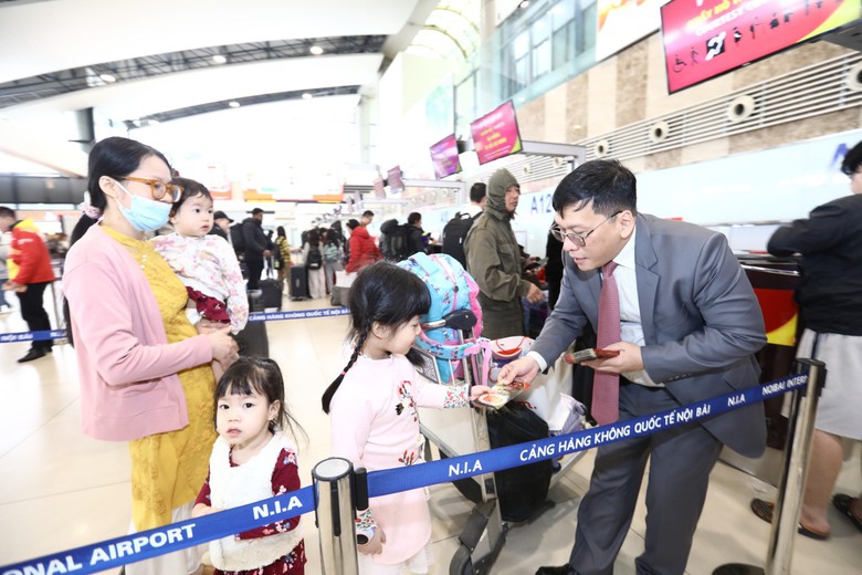 Xuất h&agrave;nh ng&agrave;y m&ugrave;ng 1 Tết Gi&aacute;p Th&igrave;n, Vietjet l&igrave; x&igrave; may mắn cho kh&aacute;ch h&agrave;ng- Ảnh 3.