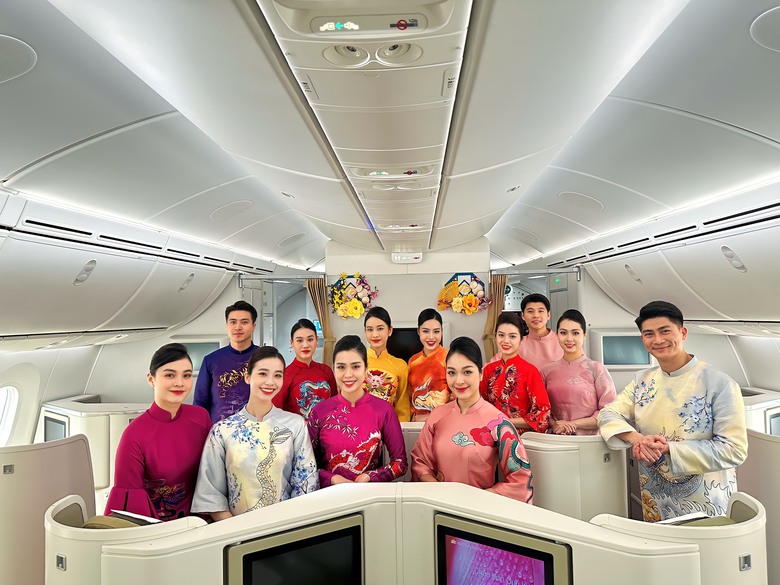Vietnam Airlines mang không khí Tết lên các chuyến bay
đầu năm mới- Ảnh 1. Vietnam Airlines mang không khí Tết lên các chuyến bay
đầu năm mới- Ảnh 1.