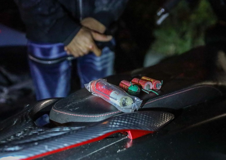 CSGT xuyên đêm đảm bảo ATGT trong đêm giao thừa tết Giáp Thìn 2024- Ảnh 2. CSGT xuyên đêm đảm bảo ATGT trong đêm giao thừa tết Giáp Thìn 2024- Ảnh 2.