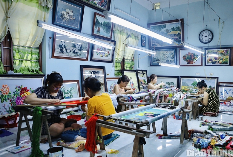 Hồn qu&ecirc; trong những bức tranh th&ecirc;u tay - Ảnh 5.