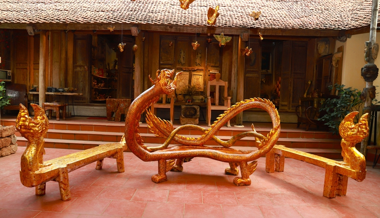 “Phù thủy” sơn mài kiếm tiền tỷ từ tác phẩm độc bản- Ảnh 2. “Phù thủy” sơn mài kiếm tiền tỷ từ tác phẩm độc bản- Ảnh 2.