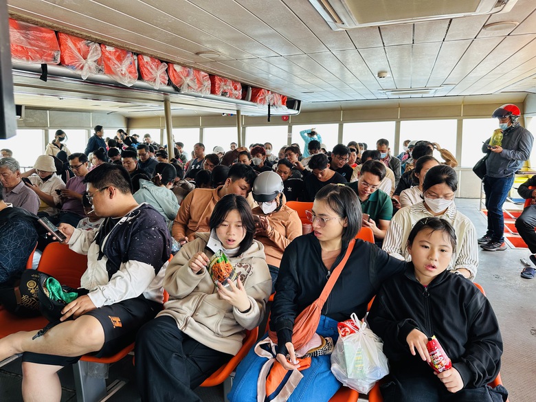 M&ugrave;ng 3 Tết, người d&acirc;n vi vu bằng xe m&aacute;y du xu&acirc;n qua ph&agrave; biển Cần Giờ sang Vũng T&agrave;u- Ảnh 6.