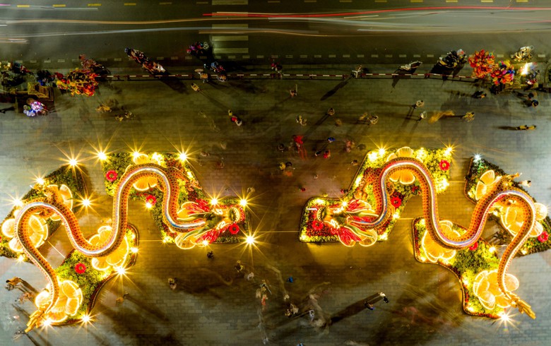 Ngắm rồng cả tr&ecirc;n cạn lẫn dưới s&ocirc;ng ở Cố đ&ocirc; Huế- Ảnh 12.