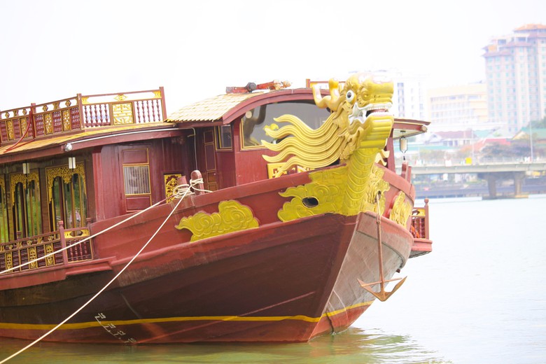 Ngắm rồng cả tr&ecirc;n cạn lẫn dưới s&ocirc;ng ở Cố đ&ocirc; Huế- Ảnh 3.