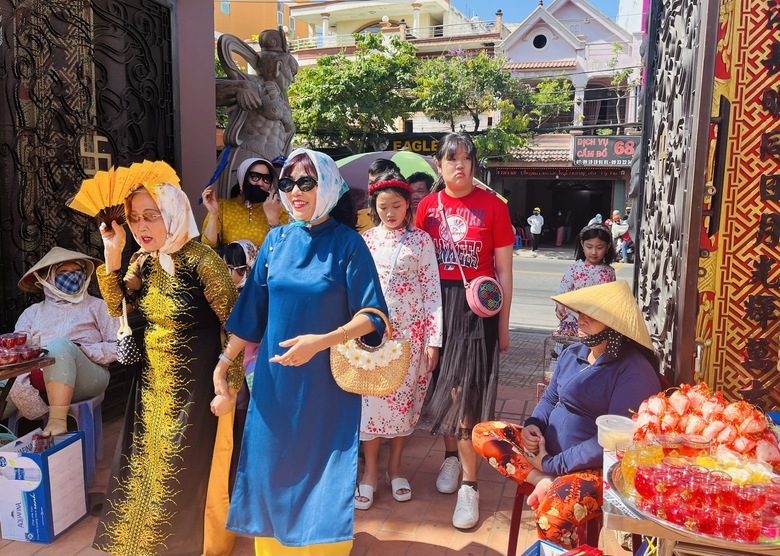 C&aacute;c khu vui chơi ở TP.HCM tấp nập kh&aacute;ch du xu&acirc;n- Ảnh 4.