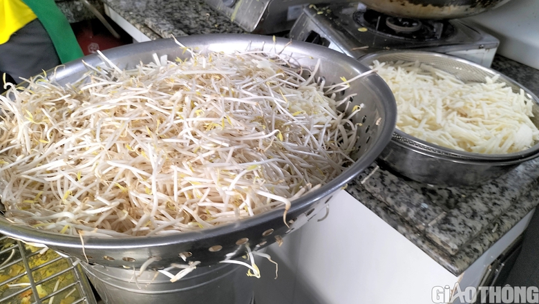 Du kh&aacute;ch về Bạc Li&ecirc;u dịp Tết nhớ thưởng thức m&oacute;n b&aacute;nh x&egrave;o trứ danh- Ảnh 4.