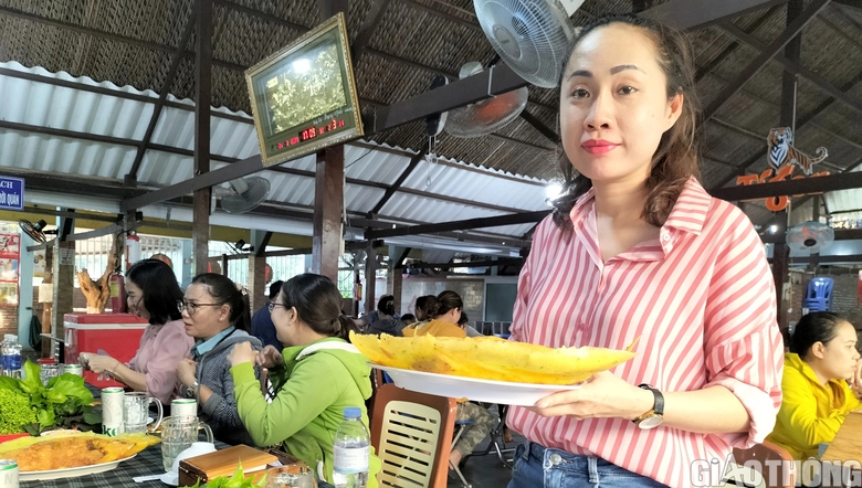 Du kh&aacute;ch về Bạc Li&ecirc;u dịp Tết nhớ thưởng thức m&oacute;n b&aacute;nh x&egrave;o trứ danh- Ảnh 11.
