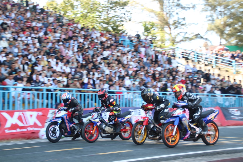 M&atilde;n nh&atilde;n với m&agrave;n tranh t&agrave;i đua xe m&ocirc; t&ocirc; to&agrave;n quốc ở Cần Thơ- Ảnh 3.