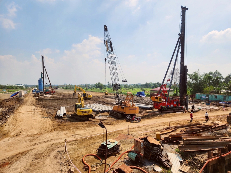 Sức bật từ cao tốc, s&acirc;n bay...- Ảnh 2.