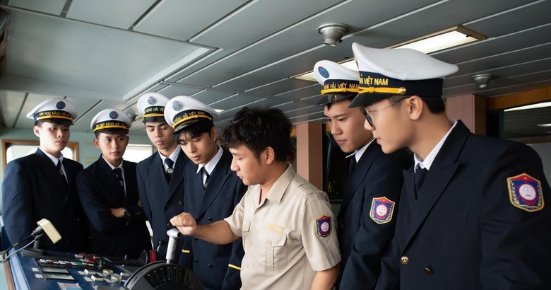 Bổ sung nhiều chương trình đào tạo, huấn luyện thuyền viên, hoa tiêu hàng hải- Ảnh 1. Bổ sung nhiều chương trình đào tạo, huấn luyện thuyền viên, hoa tiêu hàng hải- Ảnh 1.