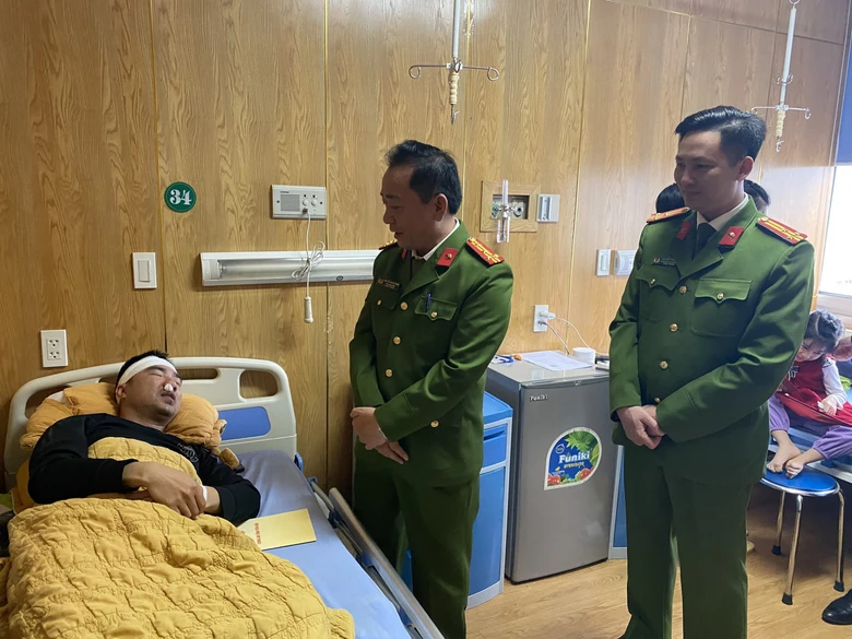 Nam thanh ni&ecirc;n vi phạm nồng độ cồn, đ&acirc;m trọng thương một CSGT ở Y&ecirc;n B&aacute;i- Ảnh 1.