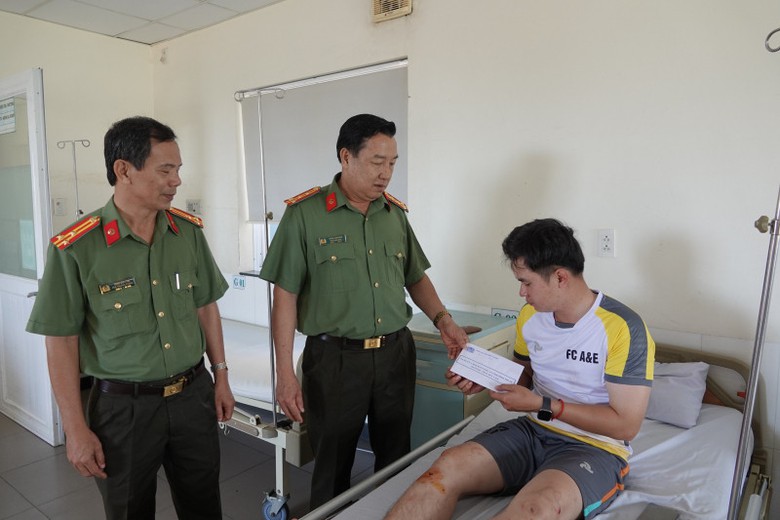 Trung &uacute;y cảnh s&aacute;t cơ động bị tai nạn tử vong tr&ecirc;n QL1- Ảnh 1.