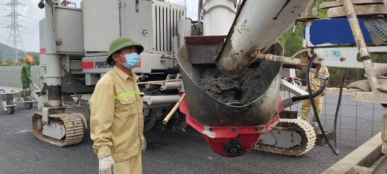 C&ocirc;ng trường cao tốc V&acirc;n Phong - Nha Trang hối hả thi c&ocirc;ng đầu Xu&acirc;n- Ảnh 5.