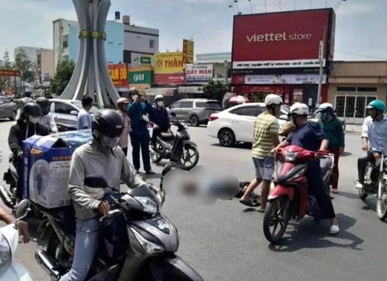 Hiện trường vụ tai nạn giao th&ocirc;ng l&agrave;m người đ&agrave;n &ocirc;ng tử vong.