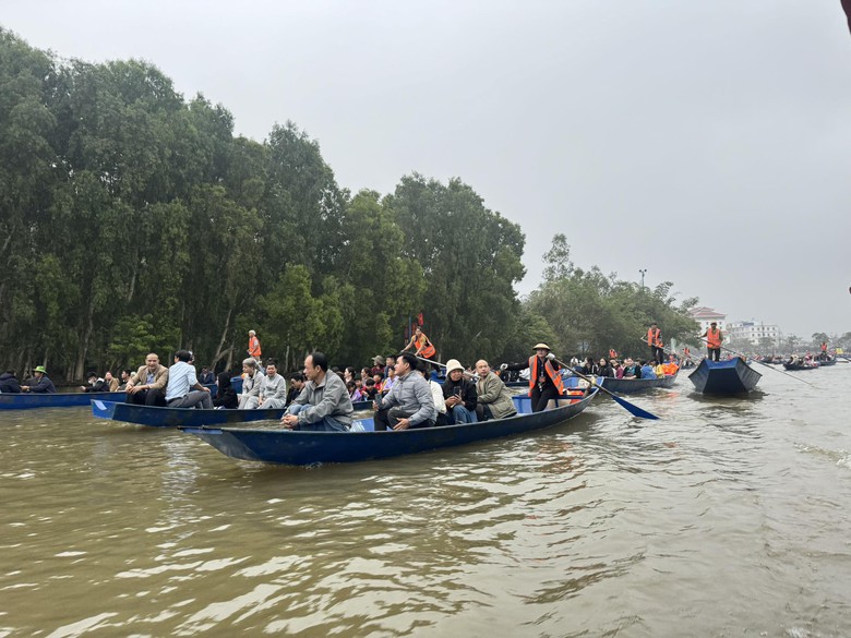 Ch&ugrave;a Hương khai hội, gi&aacute; v&eacute; tăng nhưng kh&ocirc;ng &ugrave;n tắc- Ảnh 6.