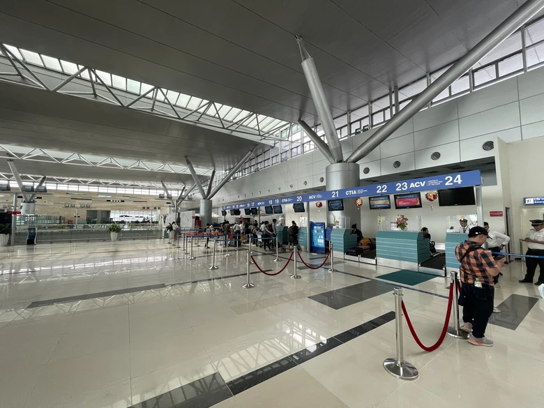 Cần Thơ: Kh&aacute;ch đi &ocirc; t&ocirc; tăng, đi m&aacute;y bay giảm trong 7 ng&agrave;y nghỉ lễ- Ảnh 2.