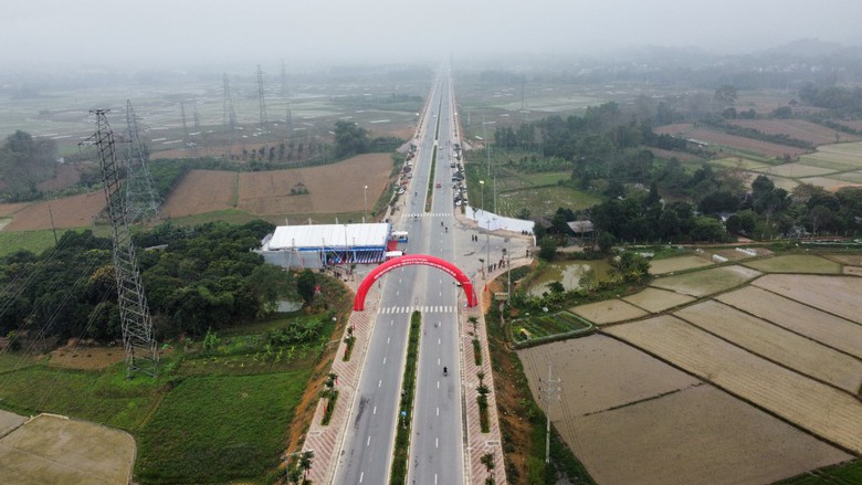 Kh&aacute;nh th&agrave;nh dự &aacute;n đường đ&ocirc; thị gần 700 tỷ ở Tuy&ecirc;n Quang, giảm tải cho QL2- Ảnh 3.
